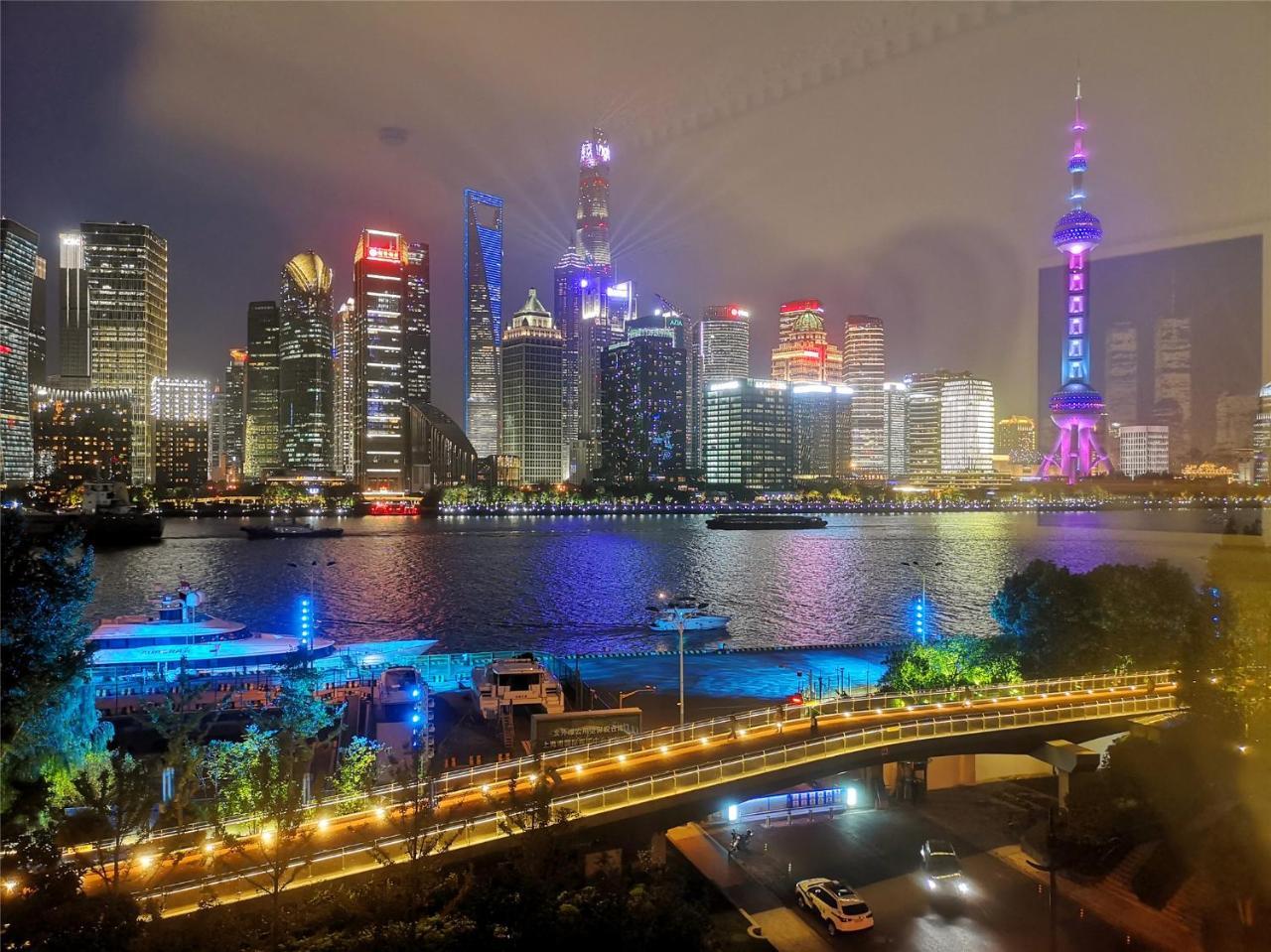 The Bund View Apartment *